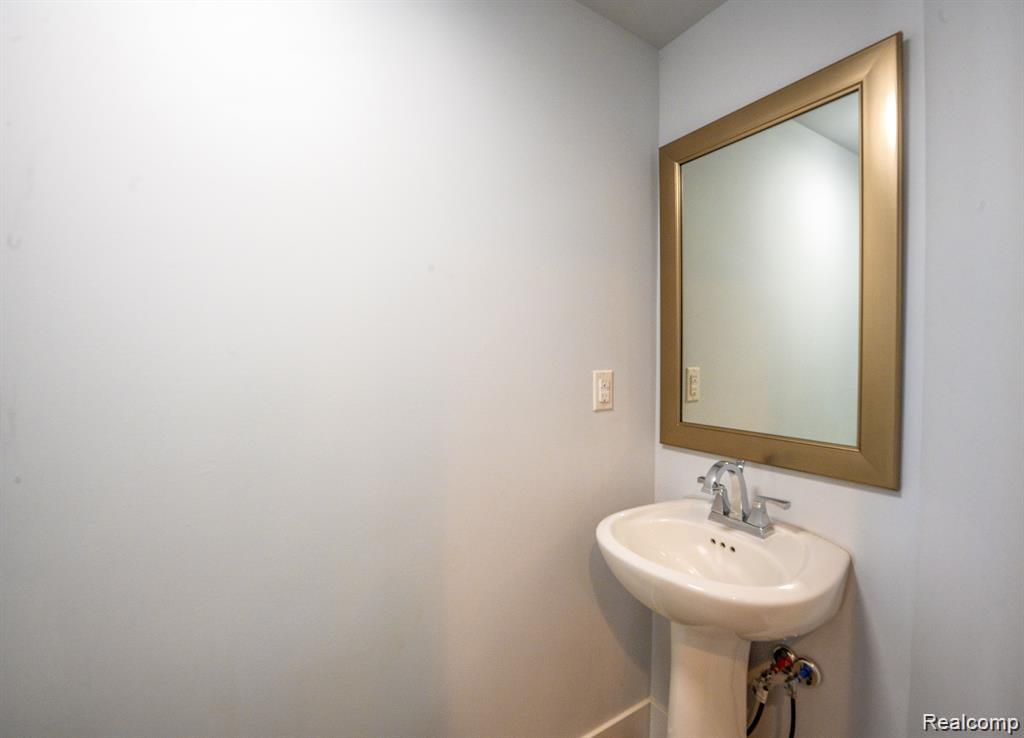 622 W 11 Mile Road, Royal Oak, MI 48067 — Photo 12
