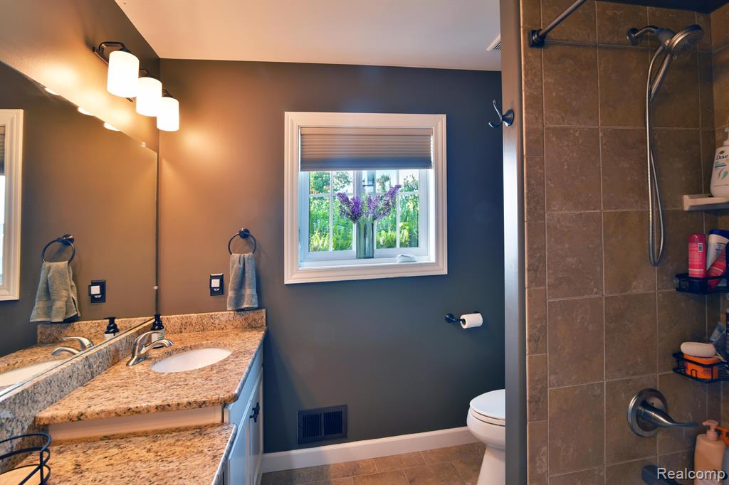 9185 COPPER RIDGE Drive, Davison, MI 48423 — Photo 36