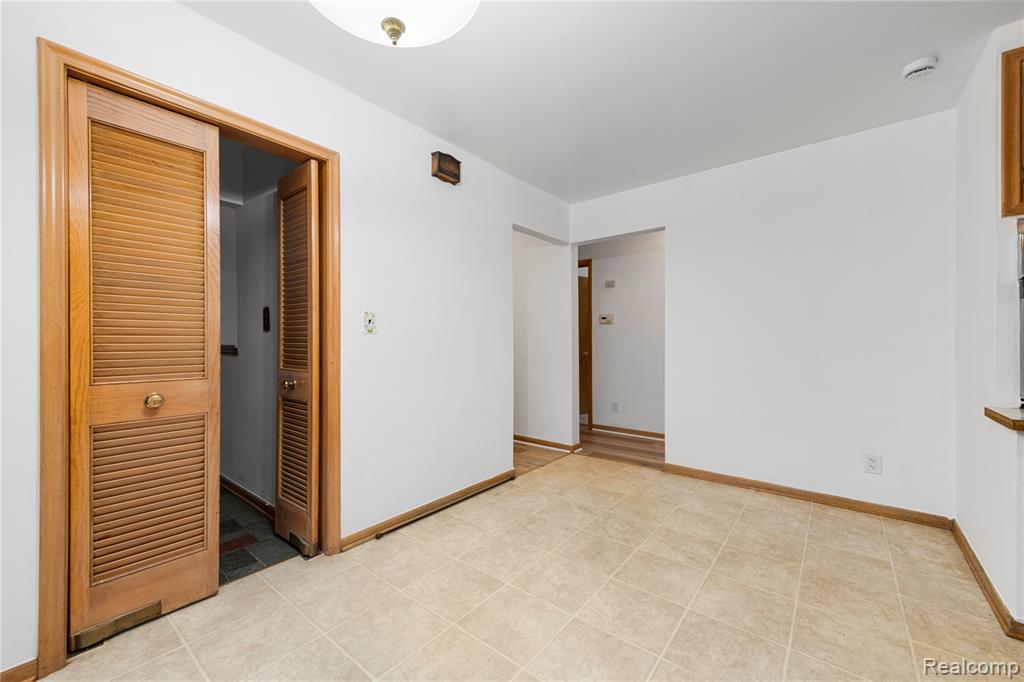 28876 Palm Beach Drive, Warren, MI 48093 — Photo 10