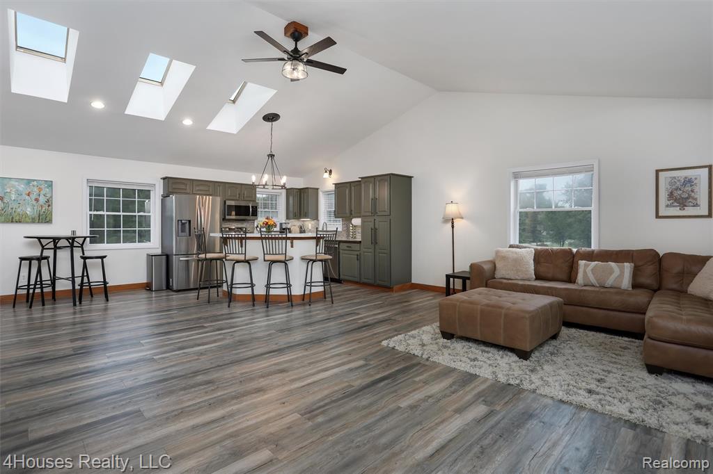 4087 Silver Valley Drive, Lake Orion, MI — Photo 12