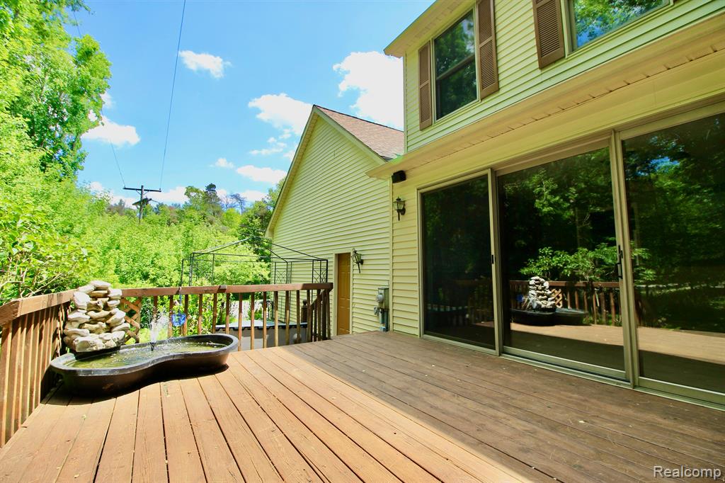 9296 Pine Hill Trail, Fenton, MI 48430 — Photo 30