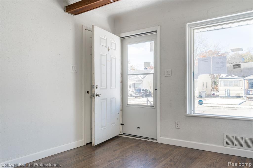 23442 Melville Avenue, Hazel Park, MI 48030 — Photo 2