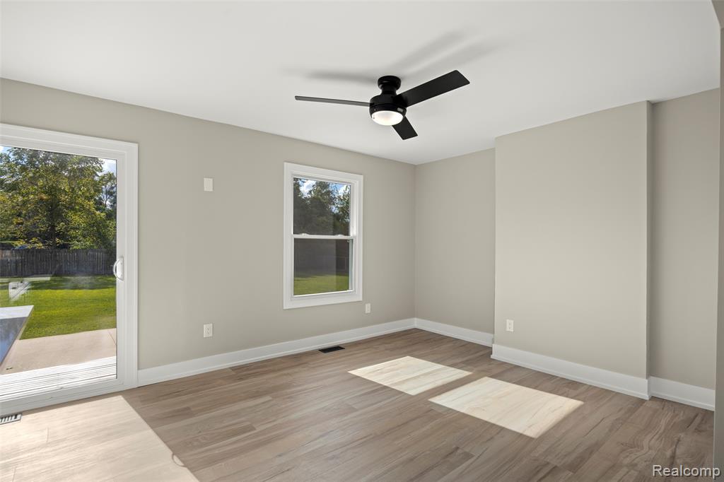 54253 Bradshaw Drive, New Baltimore, MI 48047 — Photo 9