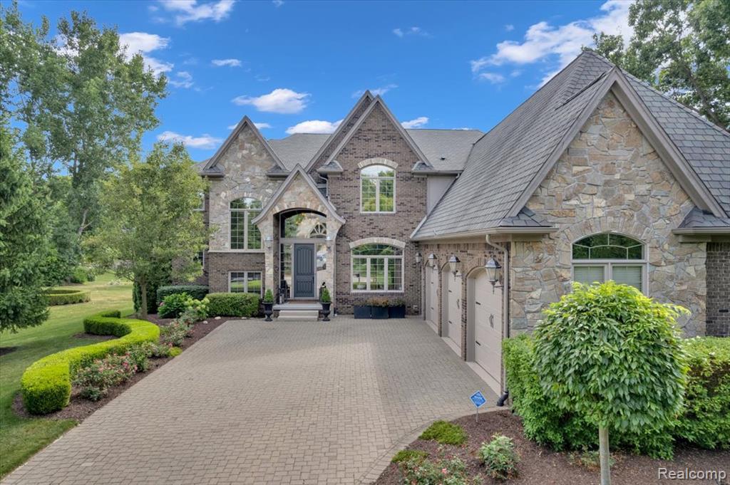 54159 DEER RIDGE Court, Rochester, MI 48307 — Photo 2