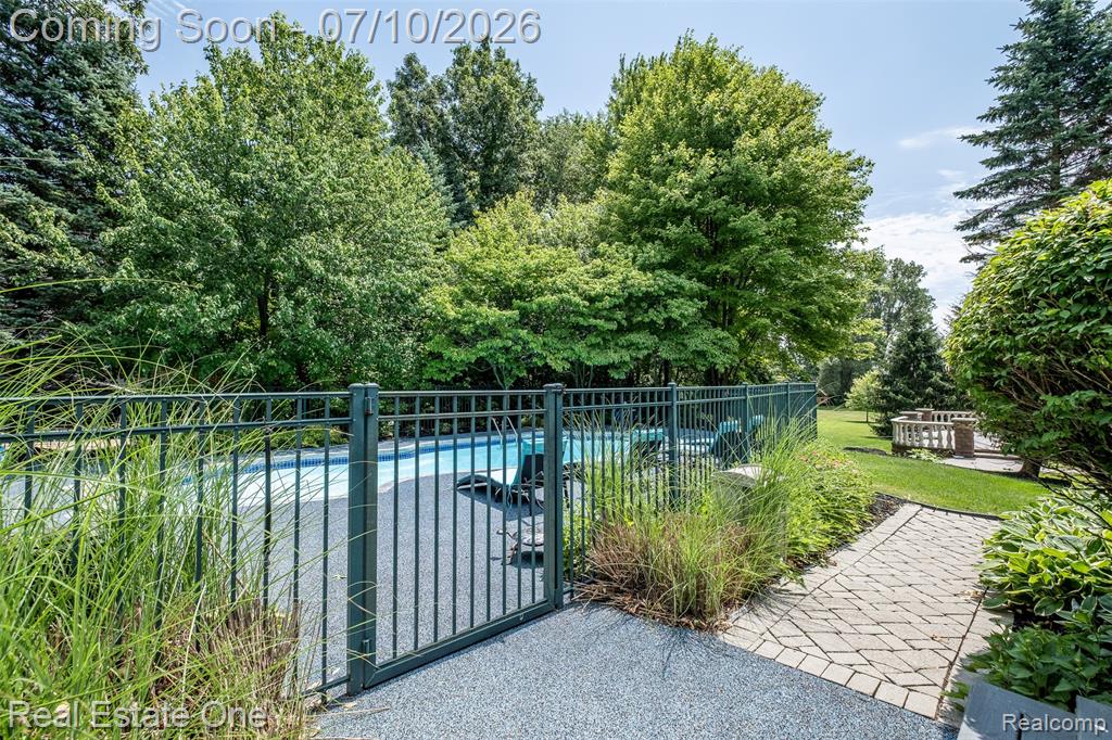 4488 Philip, Commerce Twp, MI 48382 — Photo 59