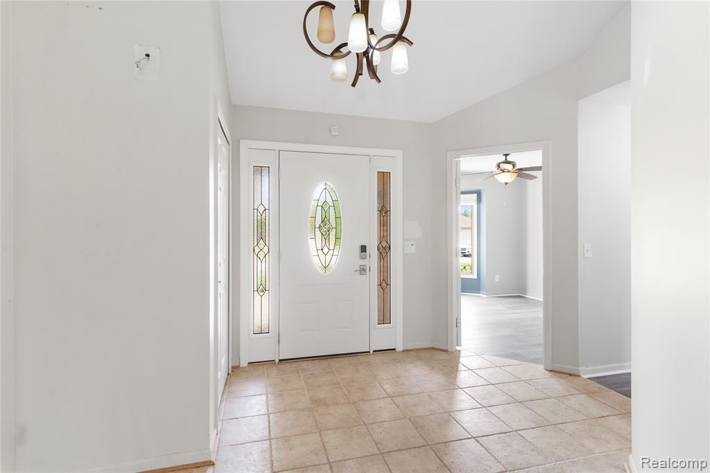 48649 Arnold Drive, Macomb, MI 48044 — Photo 4