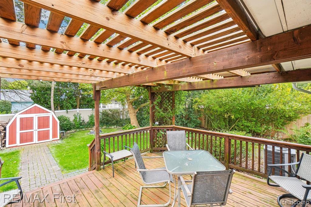 4812 FOXCROFT Drive, Troy, MI 48085 — Photo 35