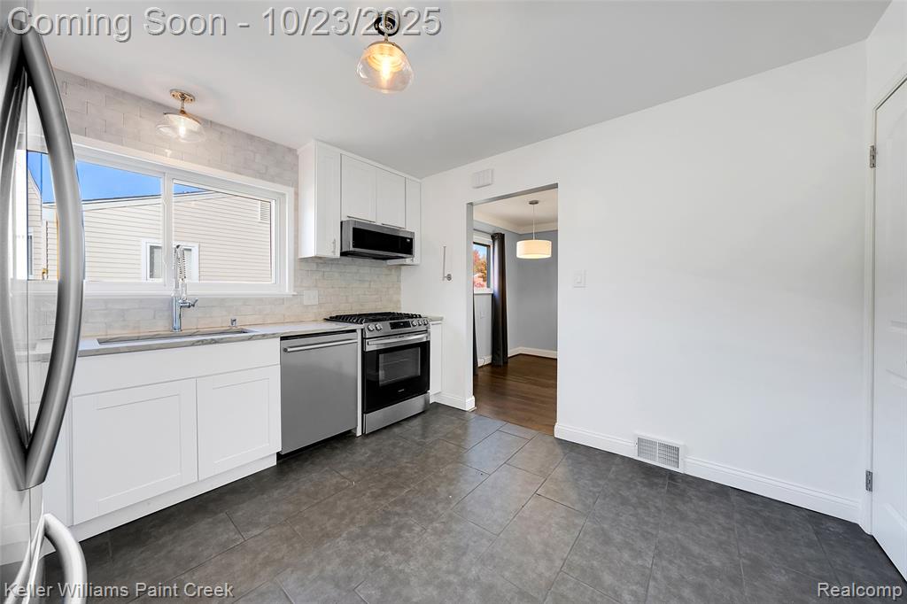 4638 Berwyn Drive, Warren, MI 48092 — Photo 17
