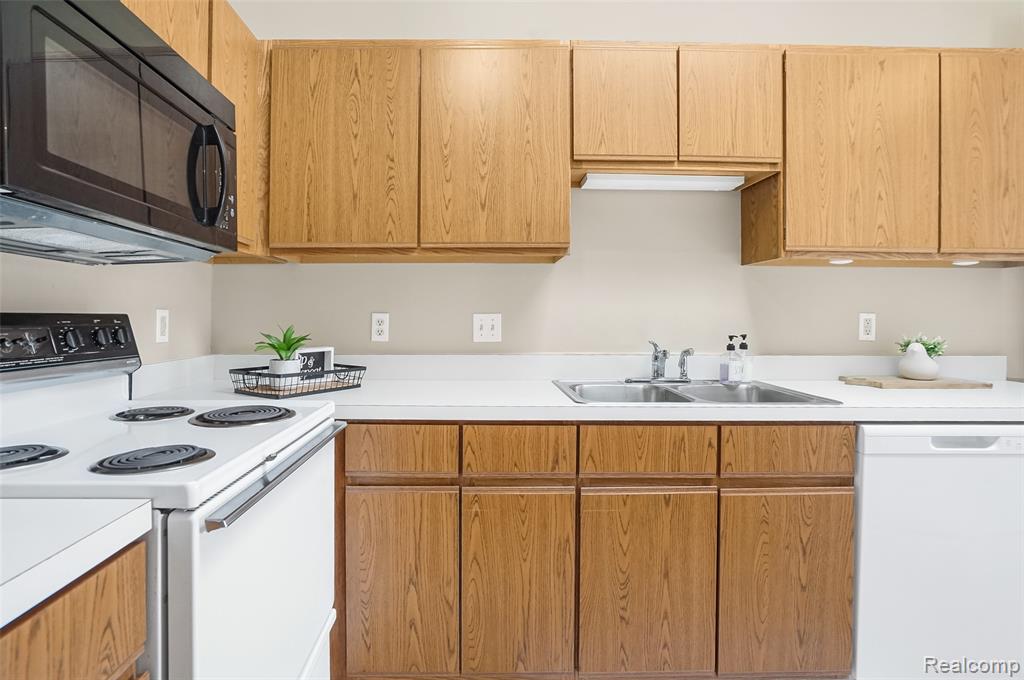 62512 Raleigh Court Court, 4, South Lyon, MI 48178 — Photo 12