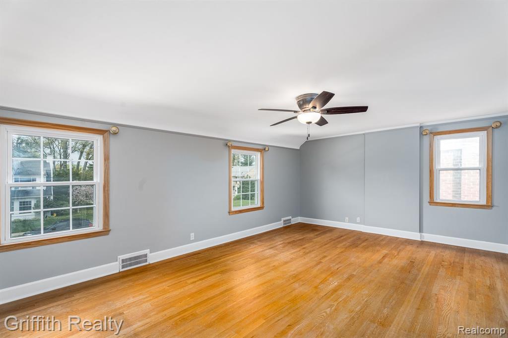 707 ELMWOOD Street, Dearborn, MI 48124 — Photo 17