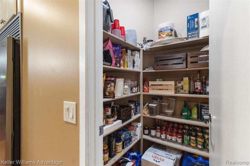 4656 Stoneview, West Bloomfield, MI — Photo 23