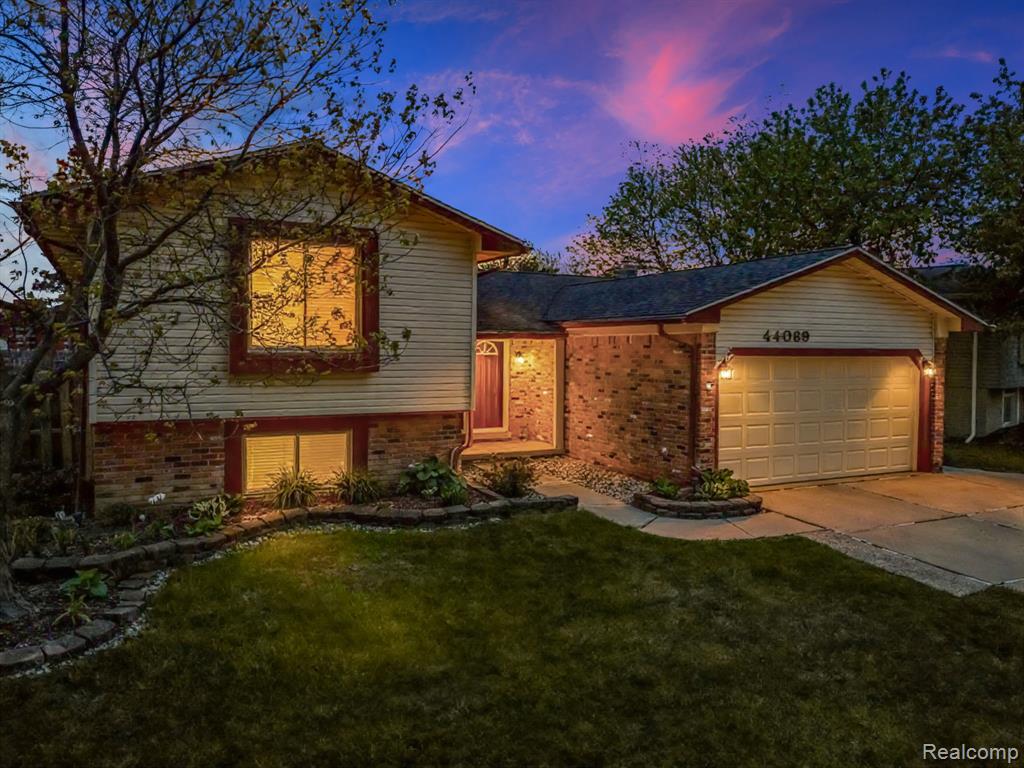 44089 Harsdale Drive, Canton, MI 48187 — Photo 67