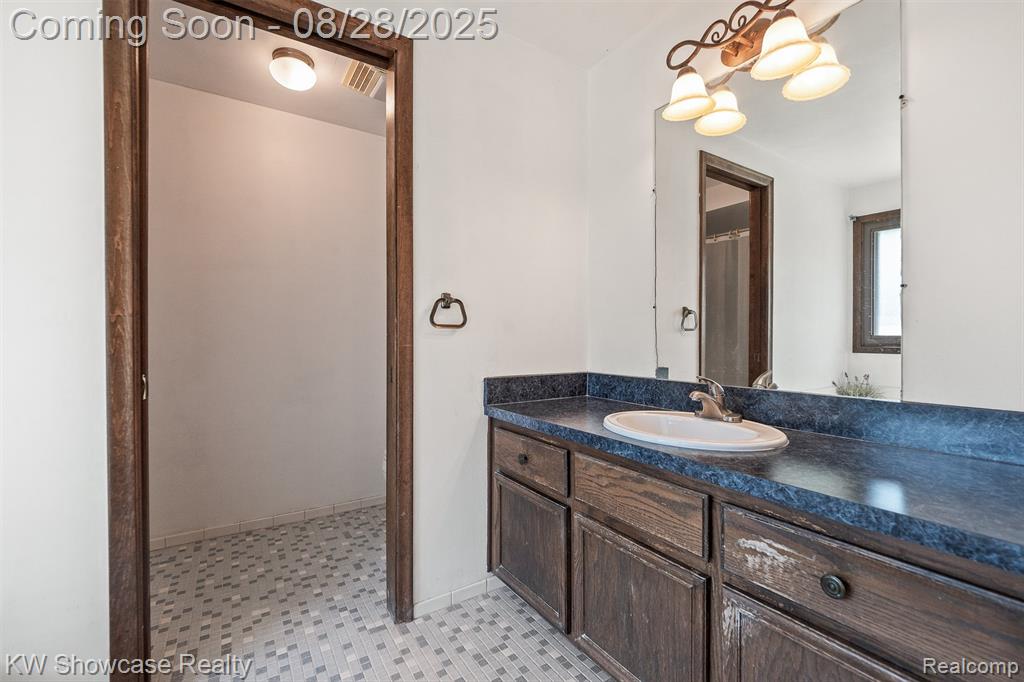 48150 Lake Valley Drive, Shelby Twp, MI 48317 — Photo 24