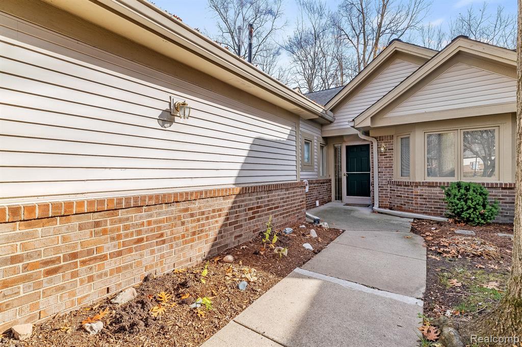 21334 MULBERRY Court, 50, Farmington Hills, MI 48336 — Photo 3