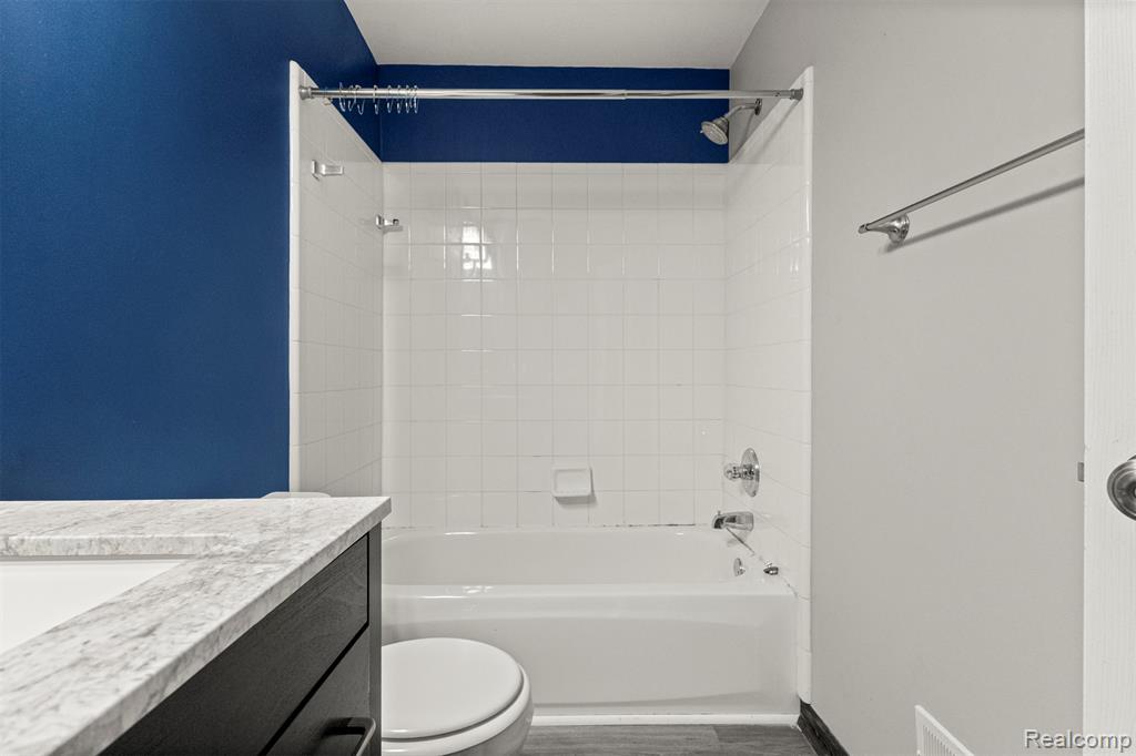 7595 Streamwood Drive, Ypsilanti, MI 48197 — Photo 22