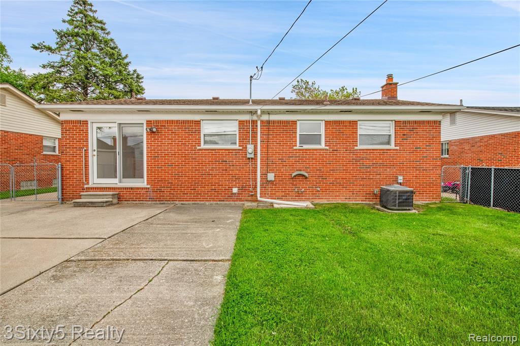30572 S Gibraltar Road, Rockwood, MI — Photo 22
