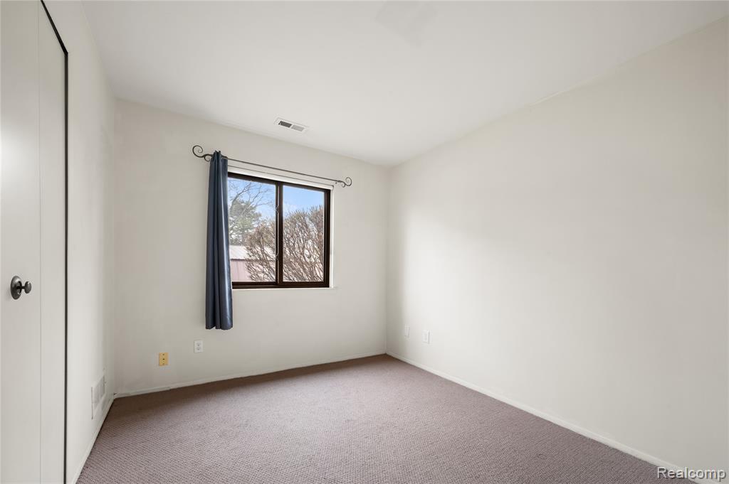7538 Manor Circle, 102, Westland, MI — Photo 15
