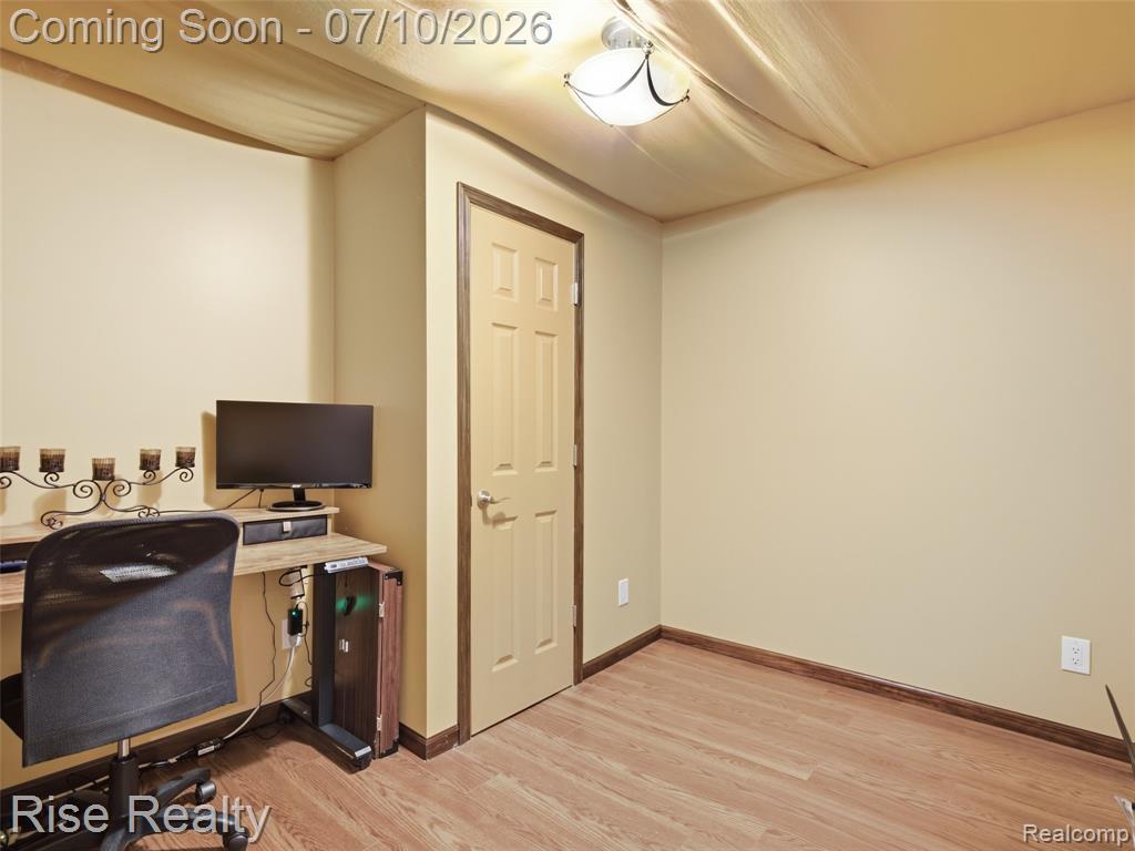 8324 Sherwood Drive, Grand Blanc, MI 48439 — Photo 33