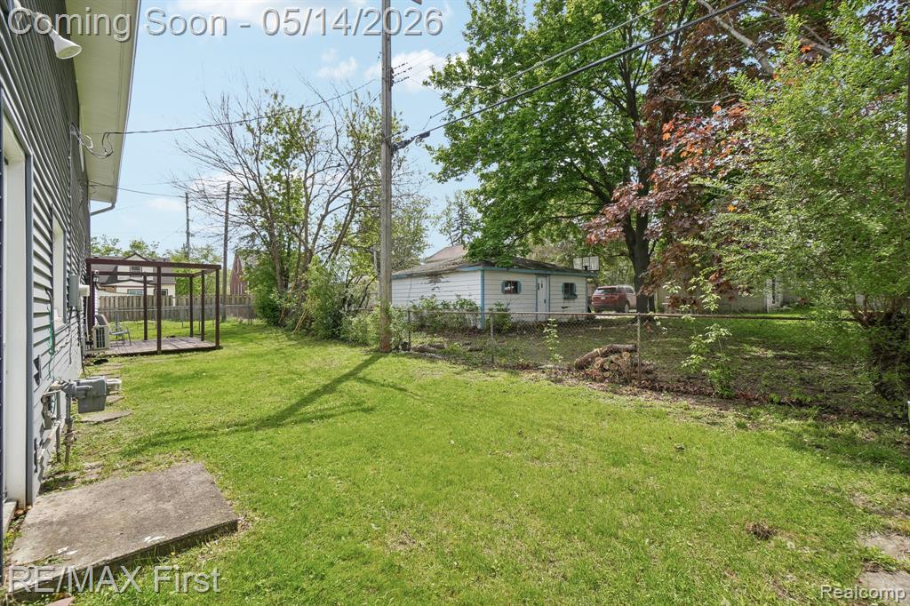 23041 Springbrook Drive, Farmington, MI 48336 — Photo 32