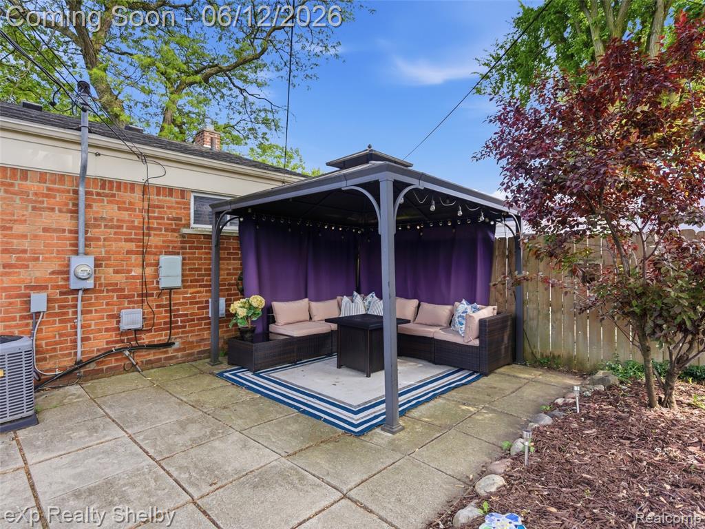 29451 Mark Avenue, Madison Heights, MI 48071 — Photo 35