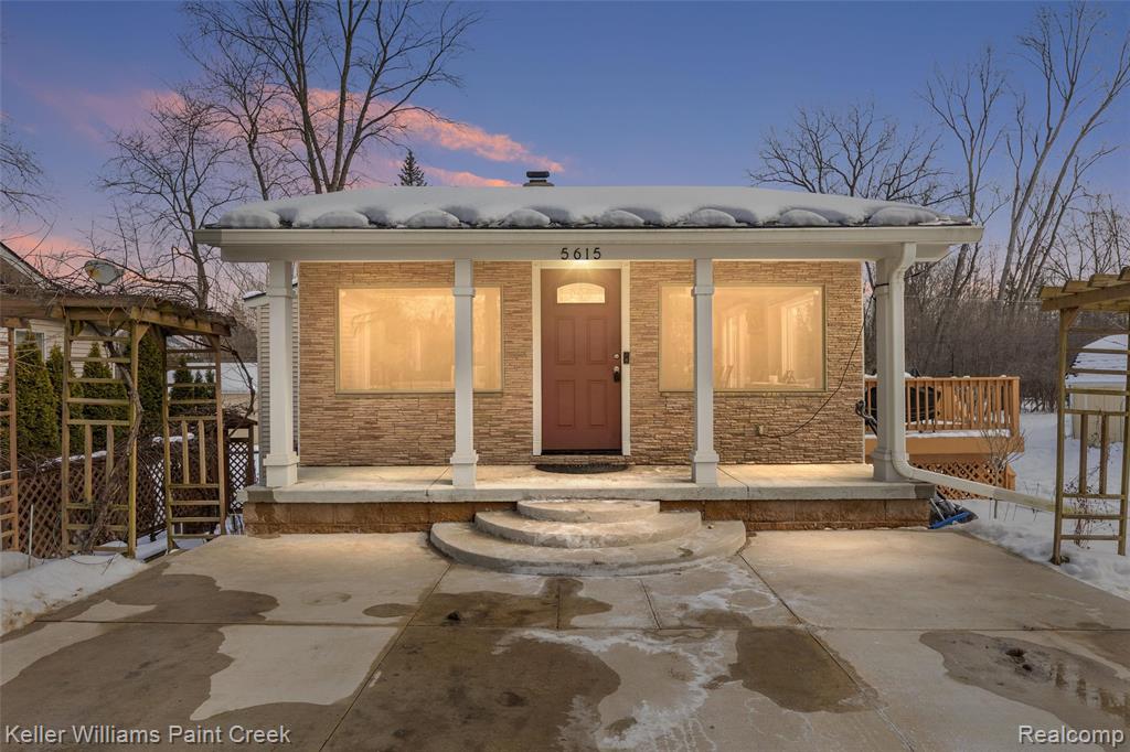 5615 Loveland Street, West Bloomfield, MI — front exterior