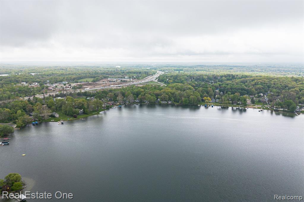 10194 Elmcrest Road, Whitmore Lake, MI 48189 — Photo 13