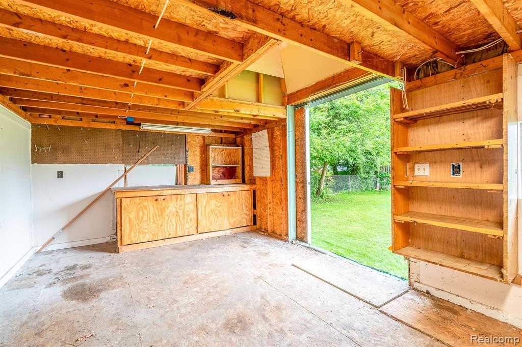 611 N IVANHOE Avenue, Ypsilanti, MI 48198 — Photo 11