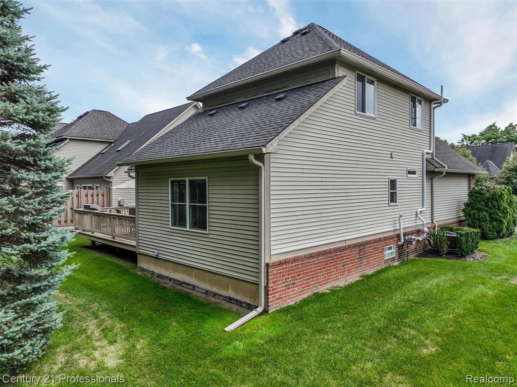 5540 River Park Drive, Waterford, MI 48327 — Photo 33