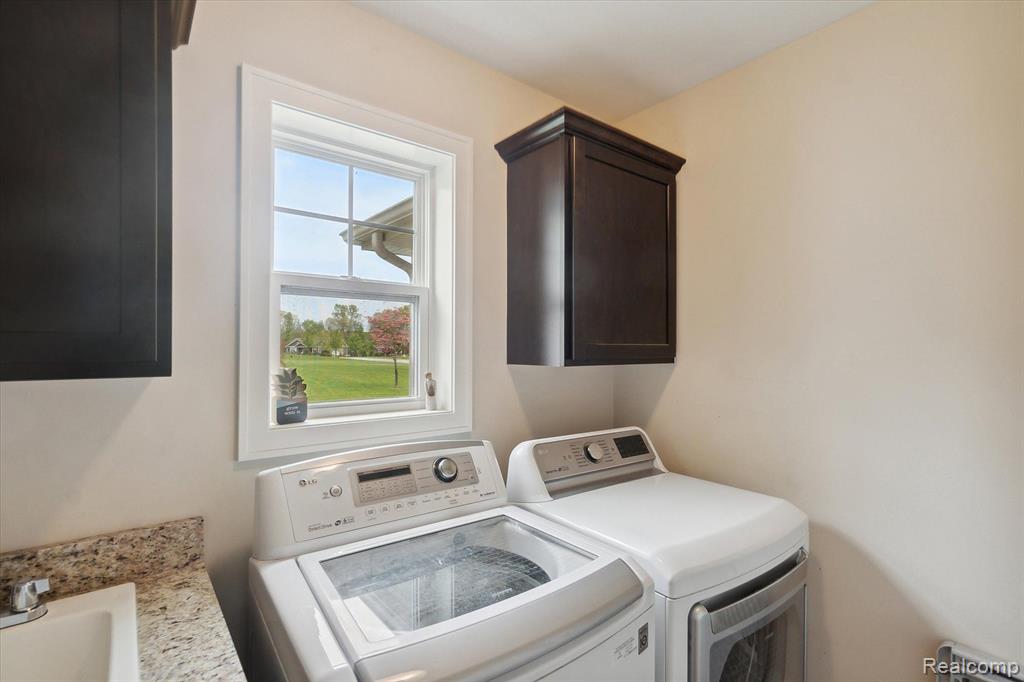 8378 MEADOW CREEK Lane, Pinckney, MI 48169 — Photo 13