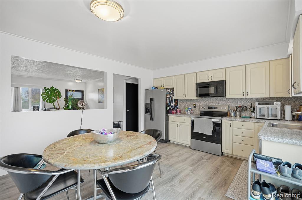 21525 Downing Street, Saint Clair Shores, MI 48080 — Photo 11