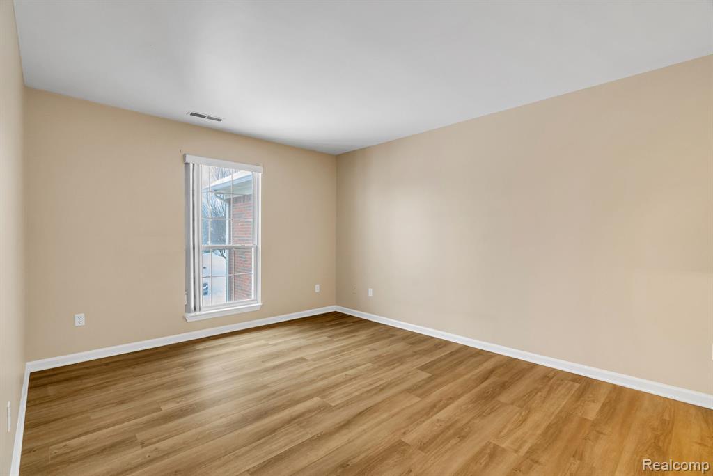 8208 Chesapeake Circle, Walled Lake, MI 48390 — Photo 27