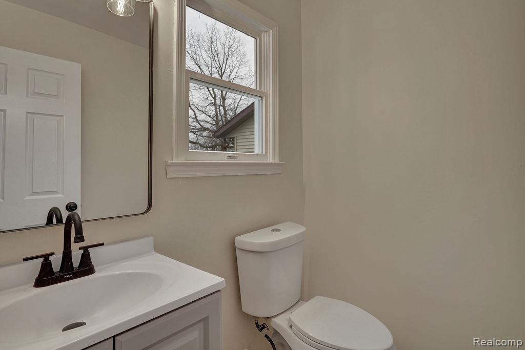 807 Saint Bernard Street, Marysville, MI 48040 — Photo 17