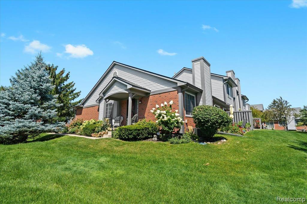 456 WINWOOD Circle, Walled Lake, MI 48390 — Photo 7