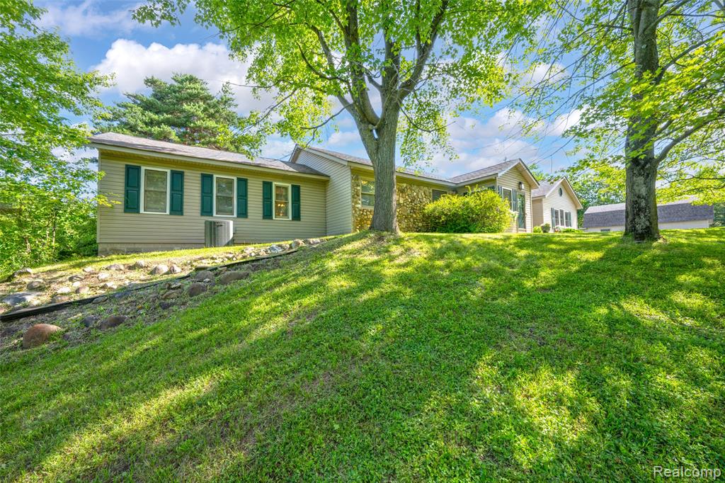 5370 Whipple Lake Road, Clarkston, MI 48348 — Photo 48