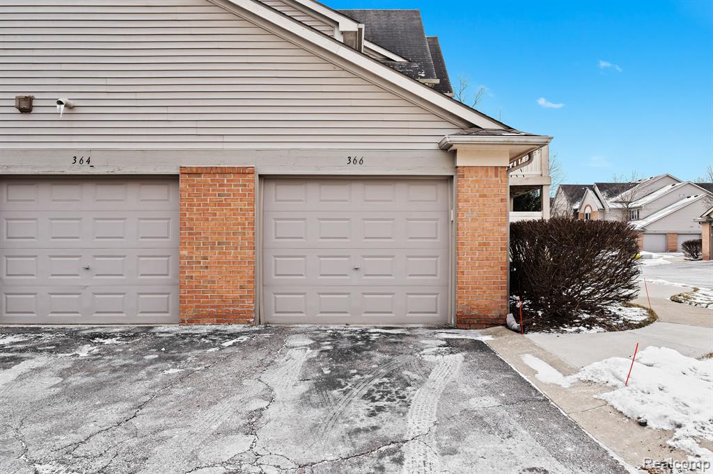 366 MARIGOLD Circle, Westland, MI — Photo 21