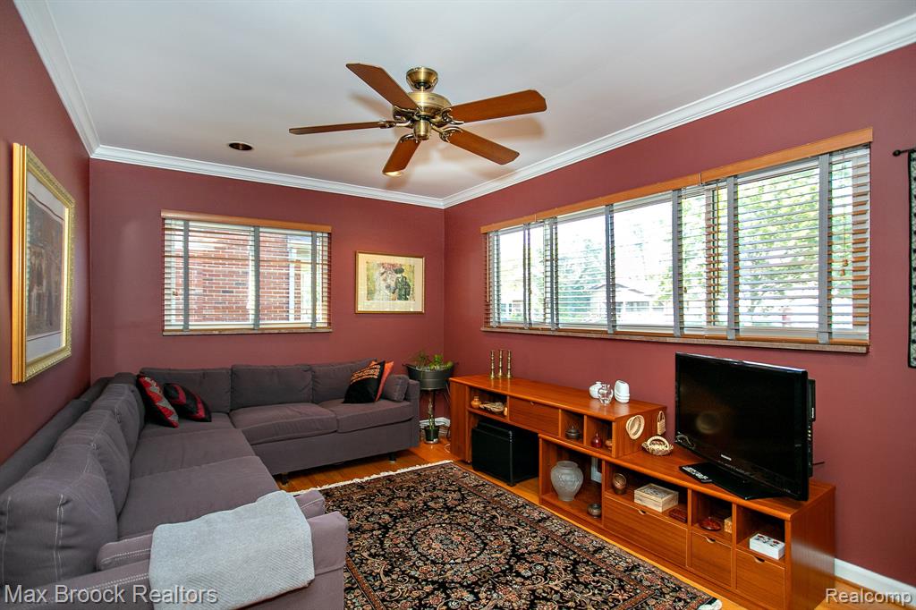 10445 Lincoln Drive, Huntington Woods, MI — Photo 20