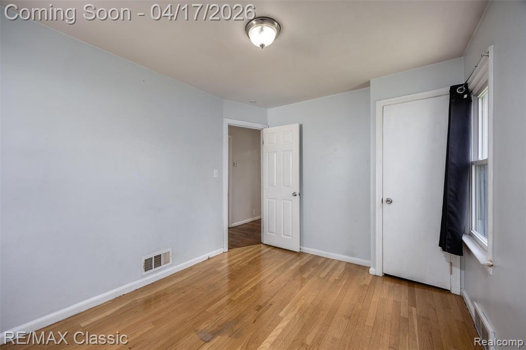 22481 Springbrook Avenue, Farmington, MI 48336 — Photo 20