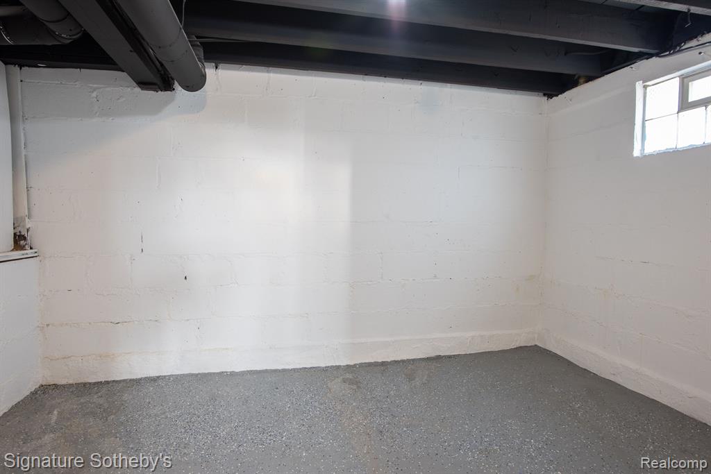 5561 PENNSYLVANIA Street, Detroit, MI 48213 — Photo 14