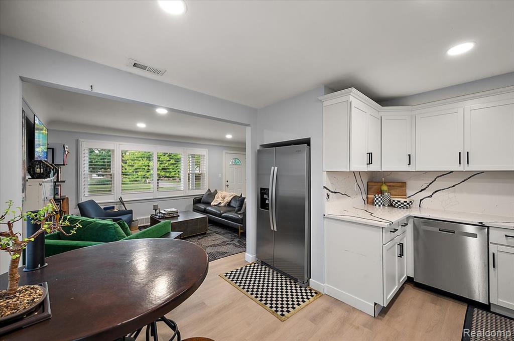 544 S Webik Avenue, Clawson, MI — Photo 12