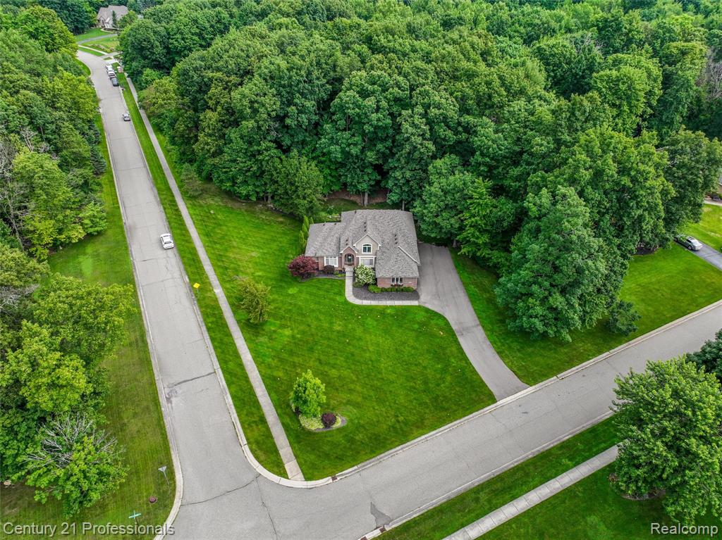 9884 Forest Ridge Drive, Clarkston, MI 48348 — Photo 48