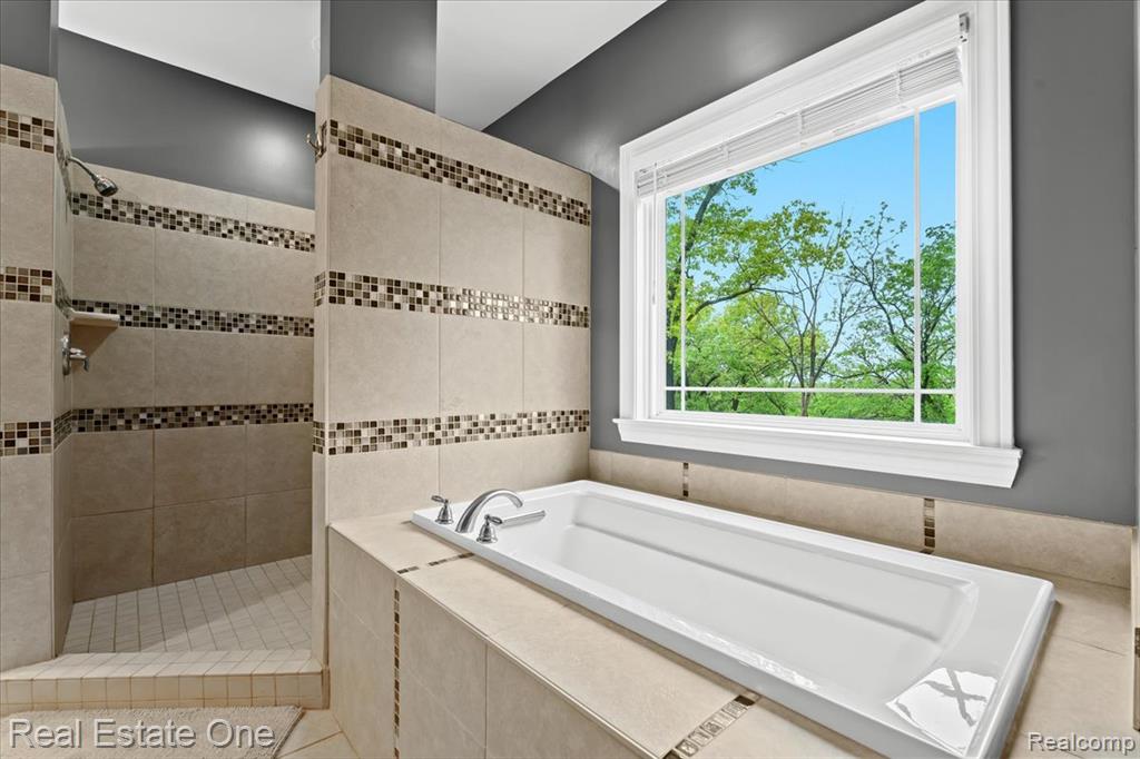 9327 VAN ANTWERP Road, Brighton, MI 48116 — Photo 25