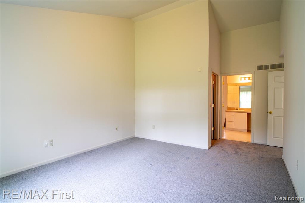 4798 WALNUT CREEK Drive, West Bloomfield, MI — Photo 33