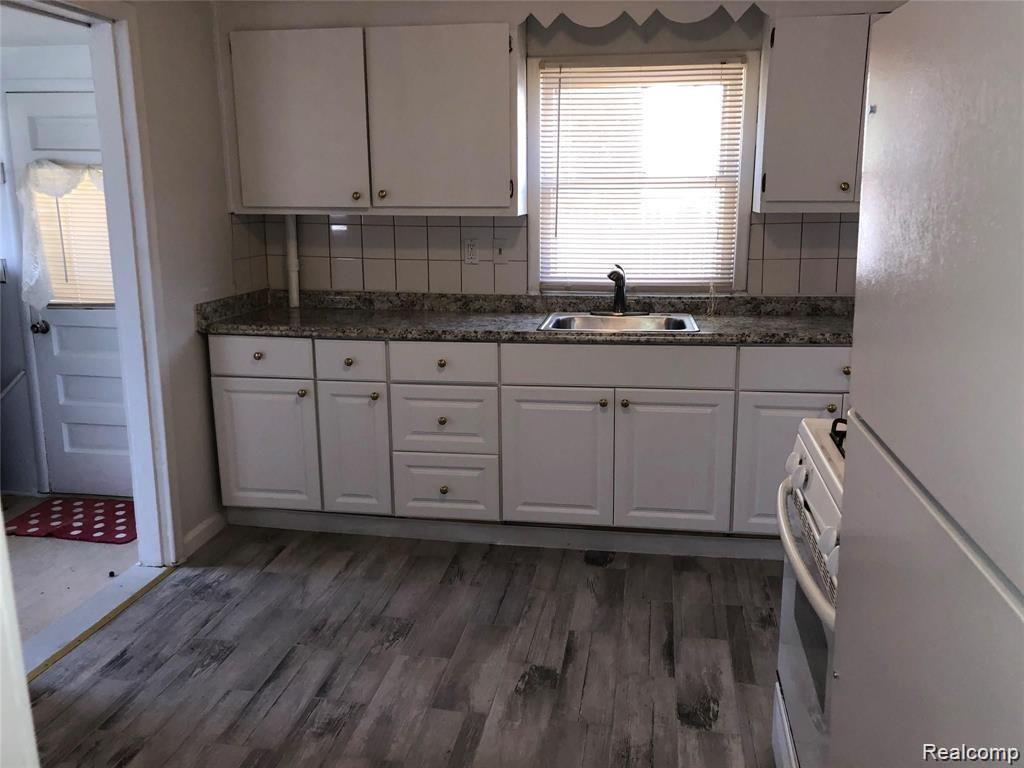 6641 FENTON Street, Dearborn Heights, MI 48127 — Photo 4