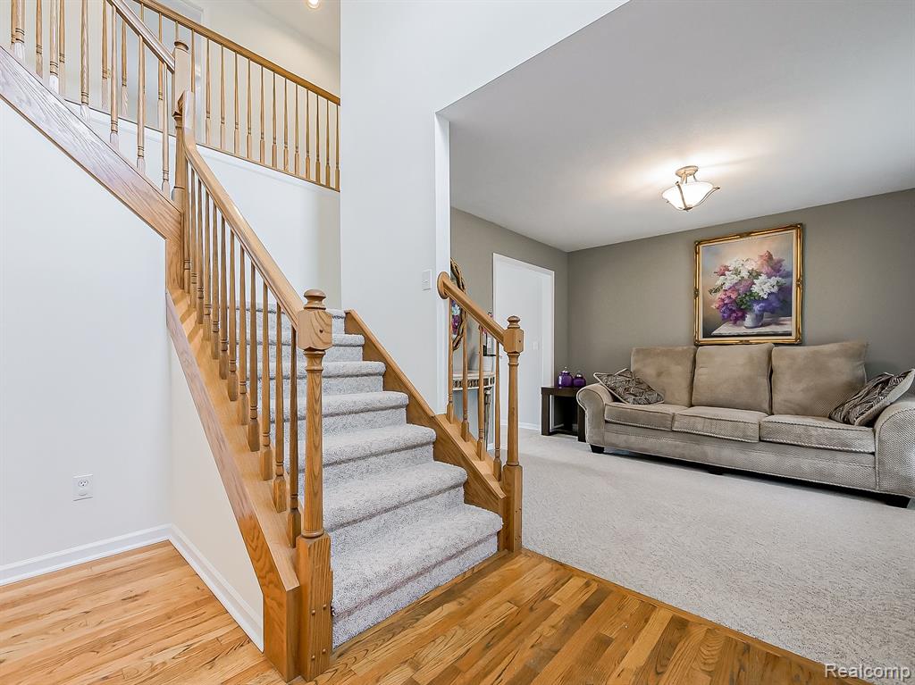 1394 MIDDLEWOOD Drive, Saline, MI 48176 — Photo 4