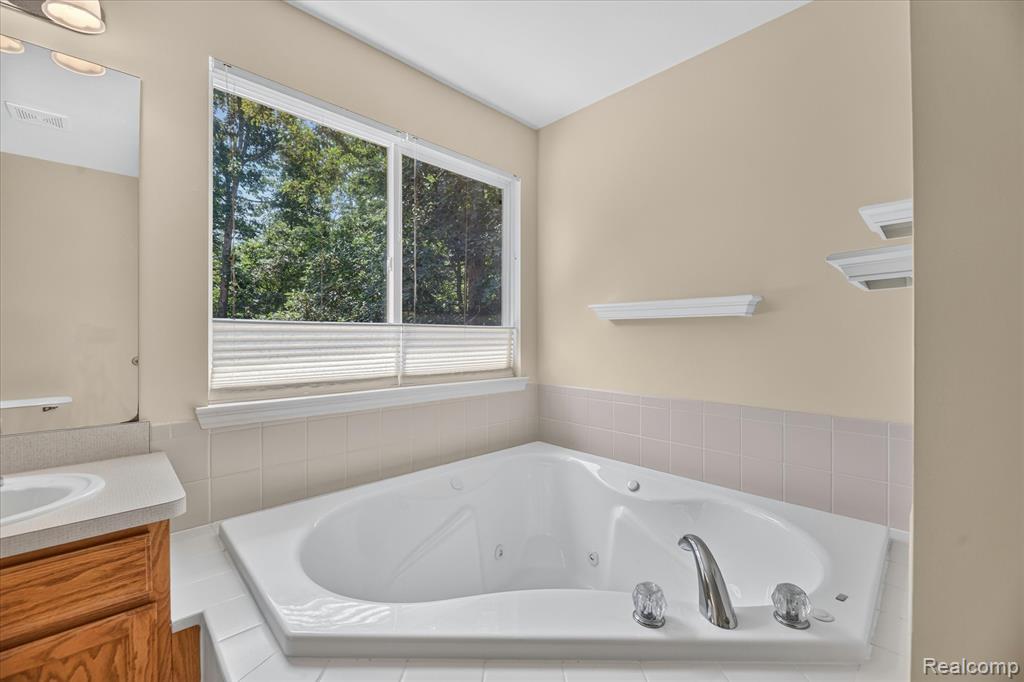 2445 Lorraina Lane, Hartland, MI 48353 — Photo 21