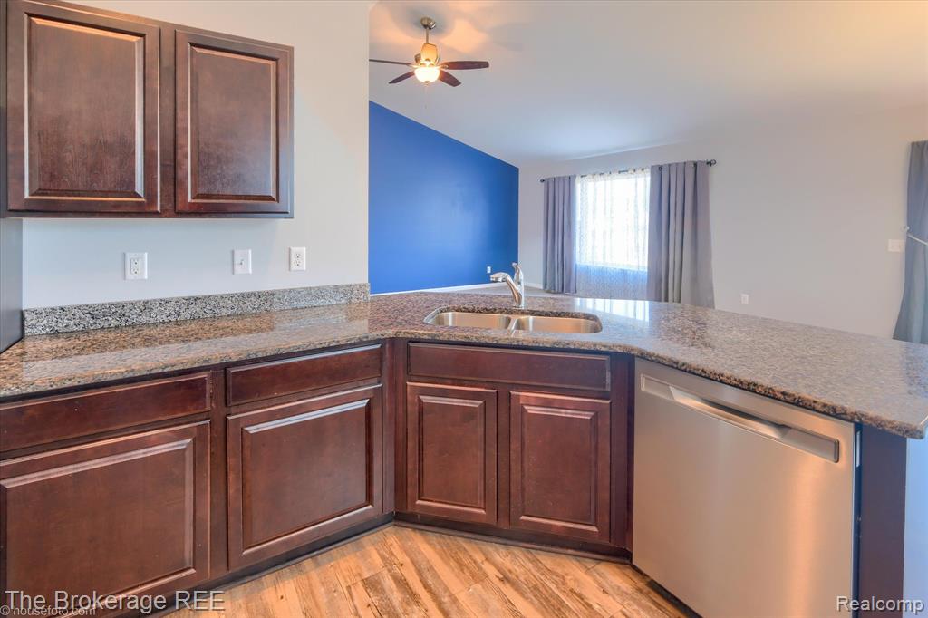 1437 Pondview Drive, Davison, MI 48423 — Photo 18