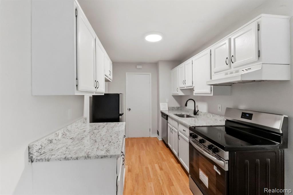23507 N Rockledge, Novi, MI — Photo 28