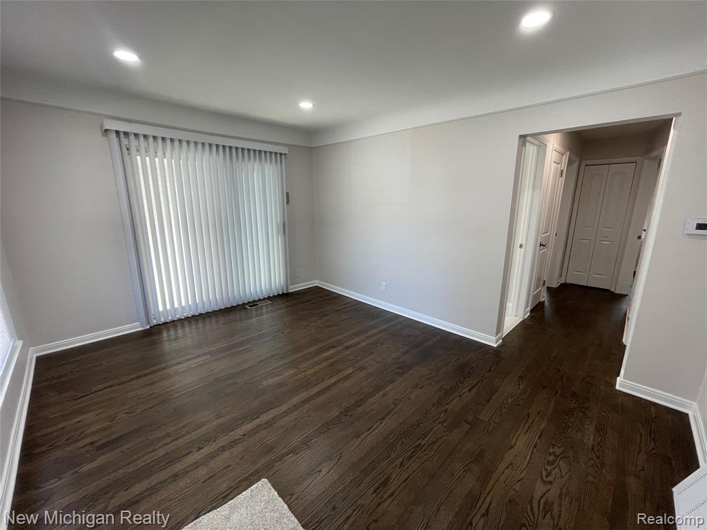 661 White Avenue, Lincoln Park, MI 48146 — Photo 5