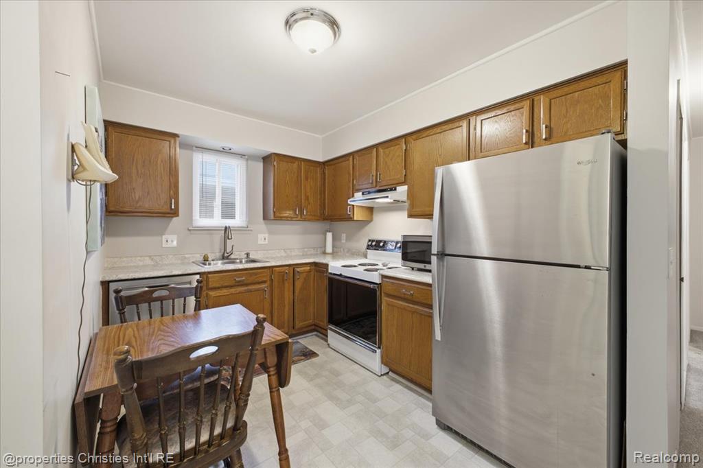 24289 Dale Avenue, Eastpointe, MI 48021 — Photo 16