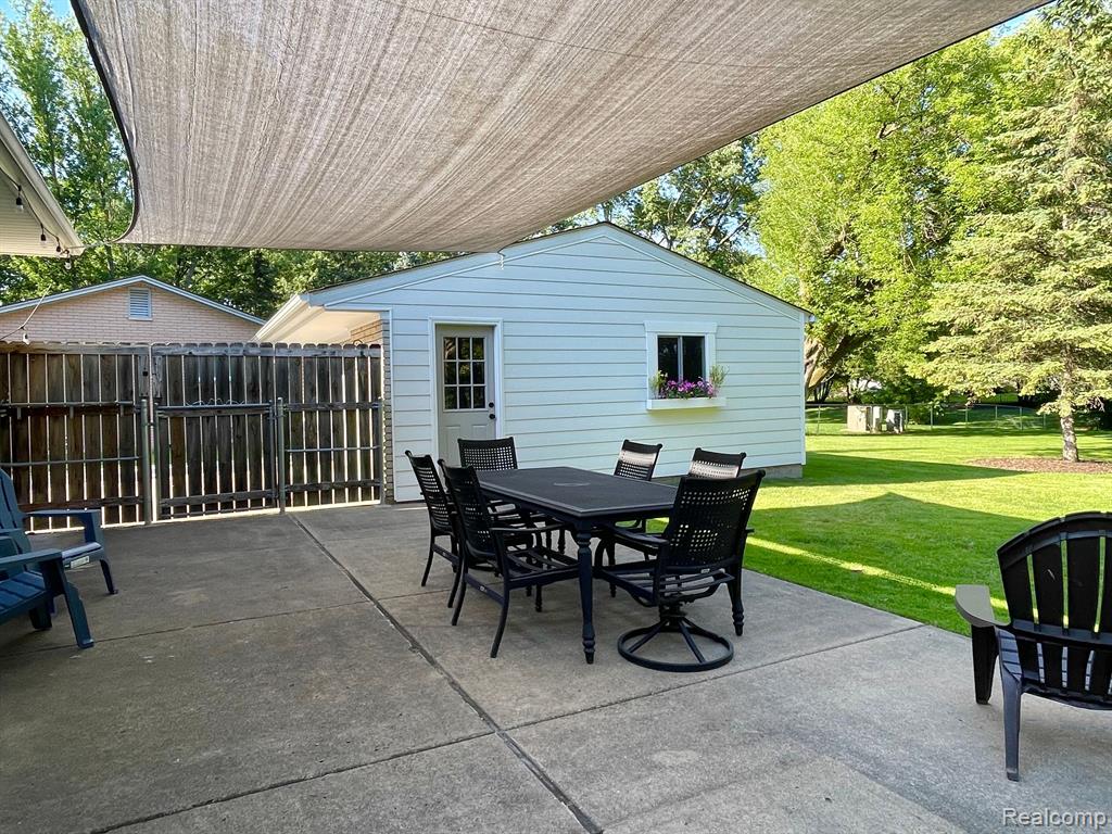 4654 Chapel Drive, Troy, MI 48085 — Photo 25